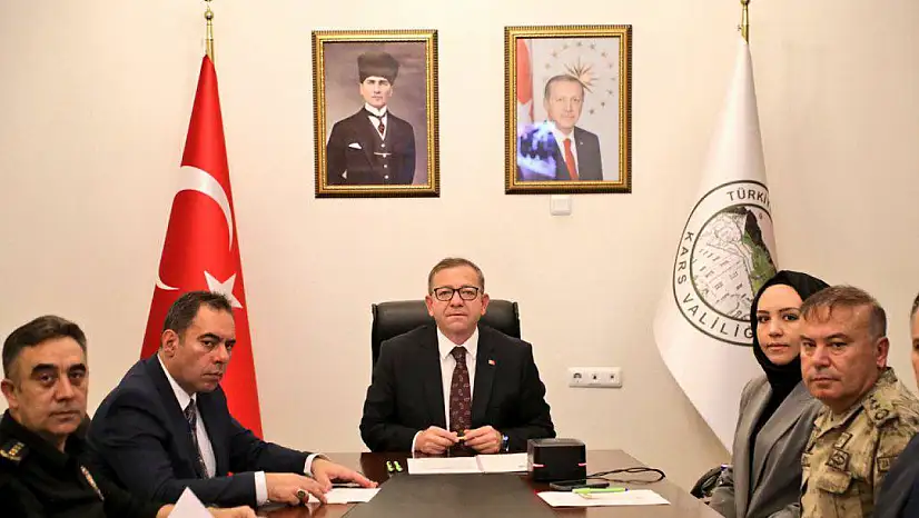 Karayollarında Hız Sınırları Yeniden Düzenleniyor: Vali Polat, Bakanlık Toplantısına Katıldı