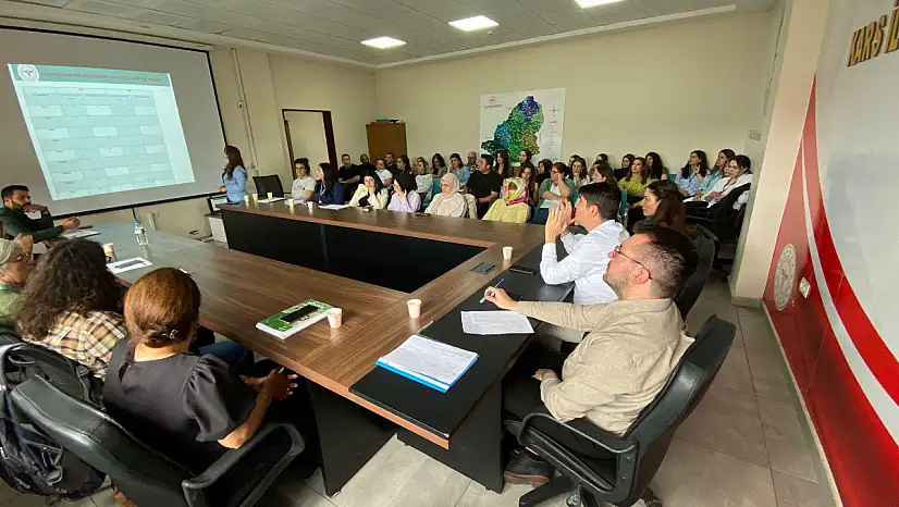 Kars İl Sağlık Müdürü Dr. Mücahit Aydın'dan Toplum Sağlığı Merkezine Ziyaret