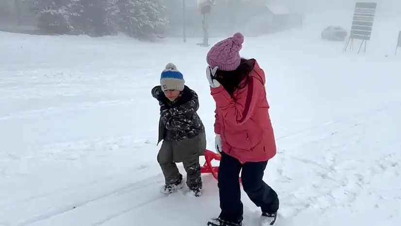 Kars'ta Beklenen Kar Yağışıyla Çocuklar Kışın Keyfini Çıkarıyor