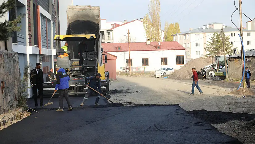 Kars'ta Şehitler Mahallesi'nde Asfaltlama Çalışmaları Tamamlandı