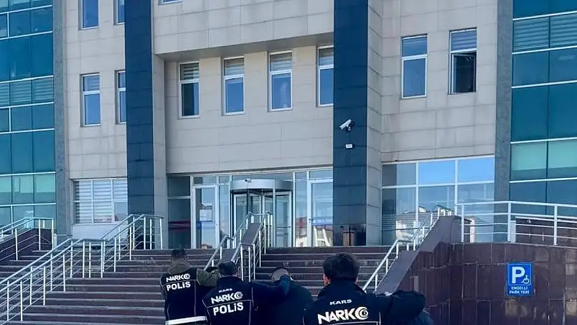 Kars'ta uyuşturucu operasyonu: 3 kişi gözaltına, 2 tutuklama gerçekleşti