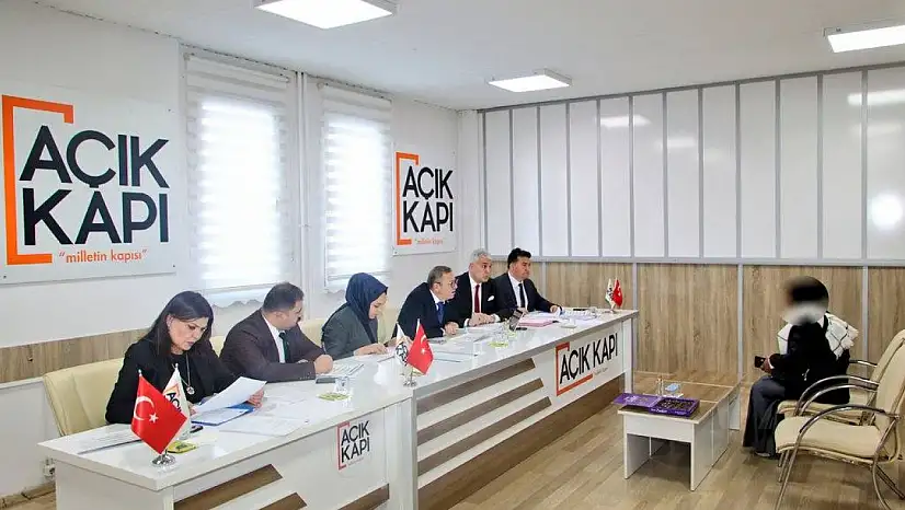 Kars Valisi Ziya Polat, Halk Günü Toplantısında Vatandaşlarla Buluştu