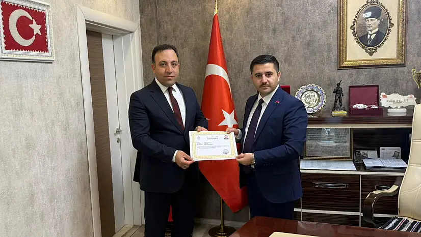 Kaymakam Bulut'tan Vergi Dairesi Personeline Başarı Belgesi