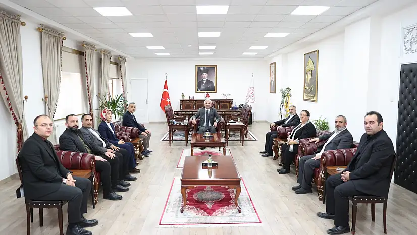 Kızılay Muş İl Merkezi Başkanı Gülbey Gümüştekin'den Vali Avni Çakır'a Ziyaret