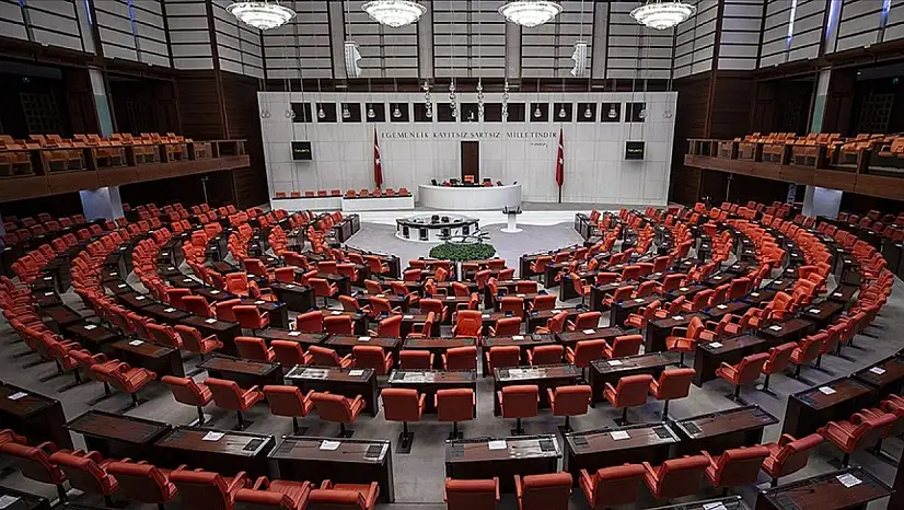 Meclis gündemi hareketlendi: 10 milletvekili için 14 dosya