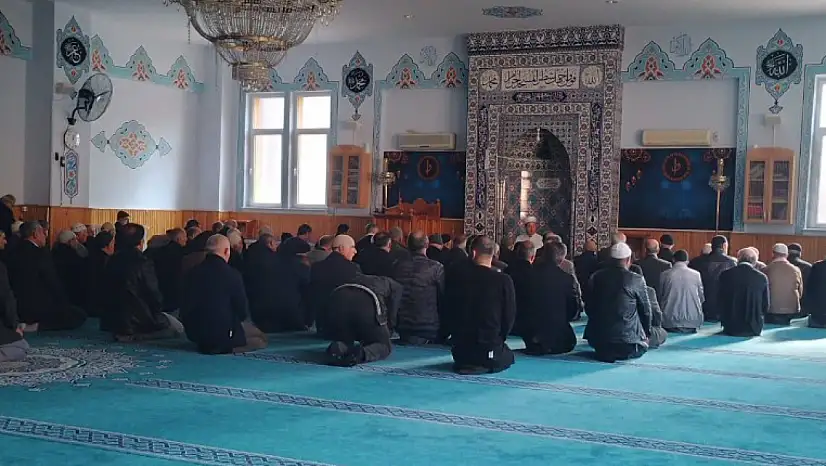 Merkez Belediye Camii'nde Haftalık Tefsir Buluşmaları İlgi Görüyor