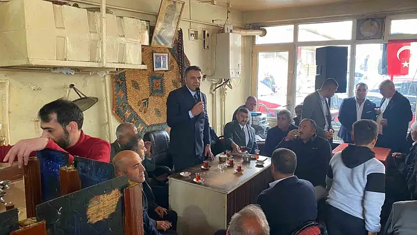 MHP Pasinler'de 'Hayırlı Günler Komşum' ile hane ziyaretleri düzenledi