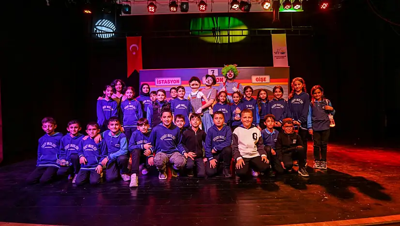 Minikler Tiyatro ile Büyülendi
