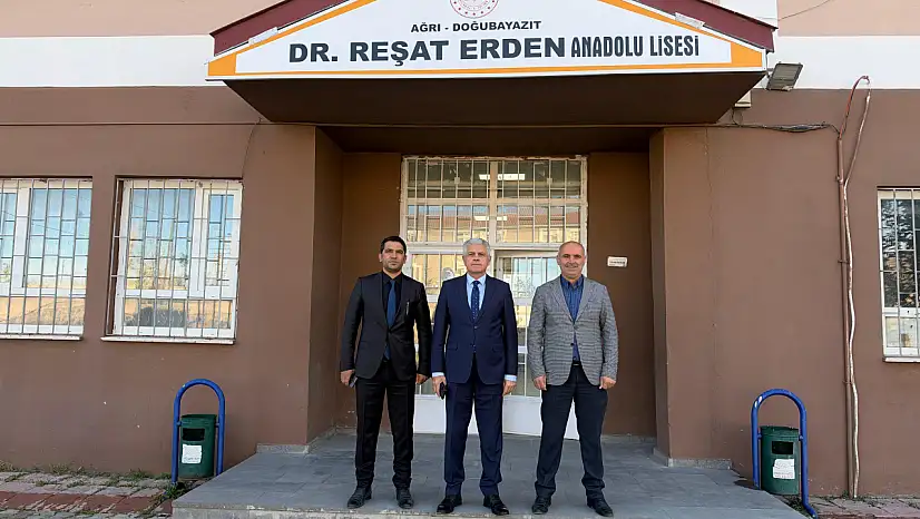 Müdür Kartal haftanın ilk ders gününde öğrencilerle buluştu