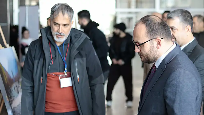 Muş Alparslan Üniversitesi'nde 'Dört Mevsim Fotoğraf' Etkinliği Düzenlendi