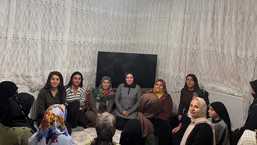Muş Belediyesi Eşbaşkanı Tuba Sayılğan, Dere Mahallesi'nde Kadınlarla Buluştu