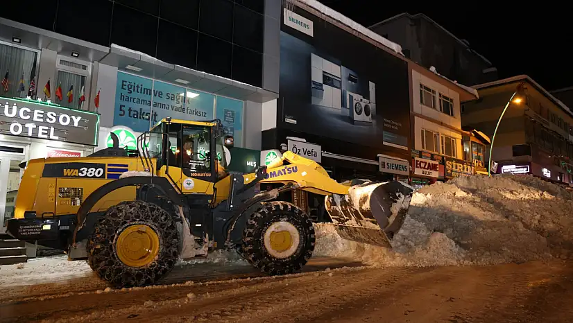 Muş Belediyesi Kar Temizleme ve Toplama Çalışmalarına Hız Verdi
