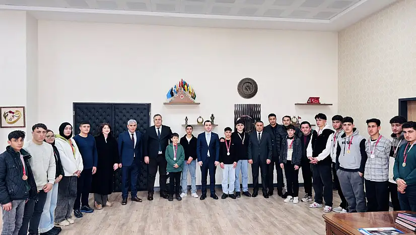 Muş'ta İl Birincisi Sporcular Hasköy Kaymakamlığında Ağırladı