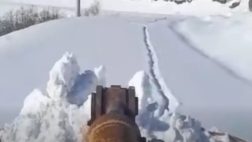 Muş'ta Karla Mücadele Çalışmaları 7/24 Sürüyor