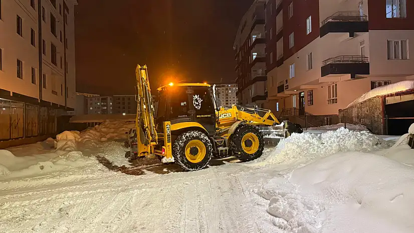 Muş'ta Karla Mücadele Çalışmaları Aralıksız Sürüyor