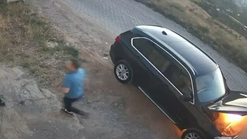 Muş'ta korku dolu anlar: Alev alan araç patladı