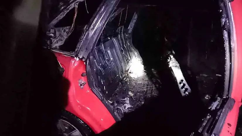 Muş'ta otomobil yangını: Araç kullanılmaz hale geldi, yaralı yok