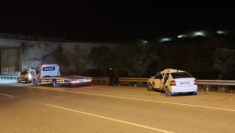 Muş'ta tır ile otomobil çarpıştı: Araçta sıkışan 2 kişi kurtarıldı