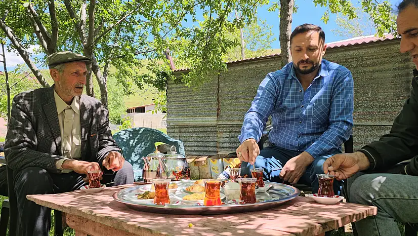 Muş'un üç dilli ilçesinde herkes Türkçe, Kürtçe ve Arapça konuşuyor