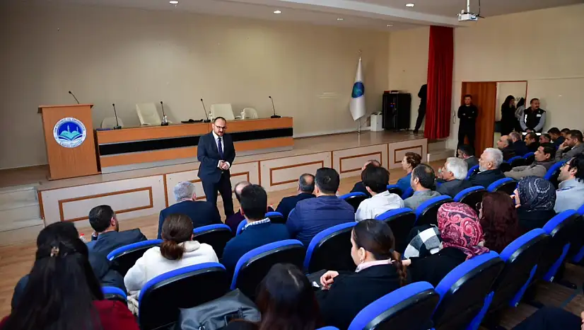 Mustafa Alican'dan Van YYÜ'de 'Malazgirt'i Yeniden Keşfetmek' Söyleşisi