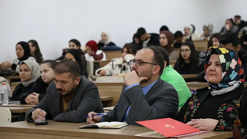 Orta Çağ İslam Dünyasında Müneccimler ve Müneccimlik Müessesesi Konulu Akademik Söyleşi Gerçekleştirildi