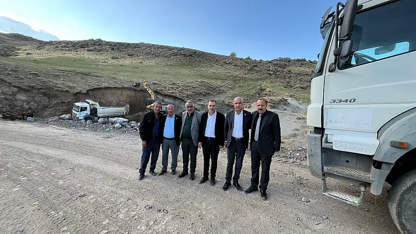 Patnos'ta Armutlu Köyü yolları yenileniyor