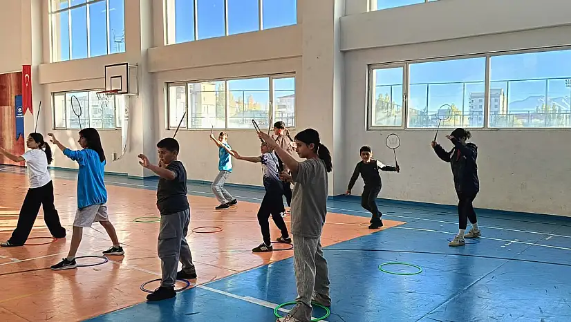 Patnos'ta gençler spora ve sanata doyuyor