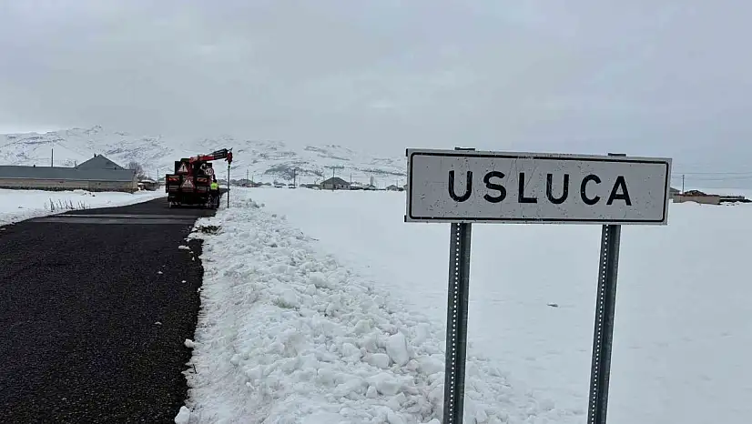 Patnos'ta trafik levhaları yenileniyor