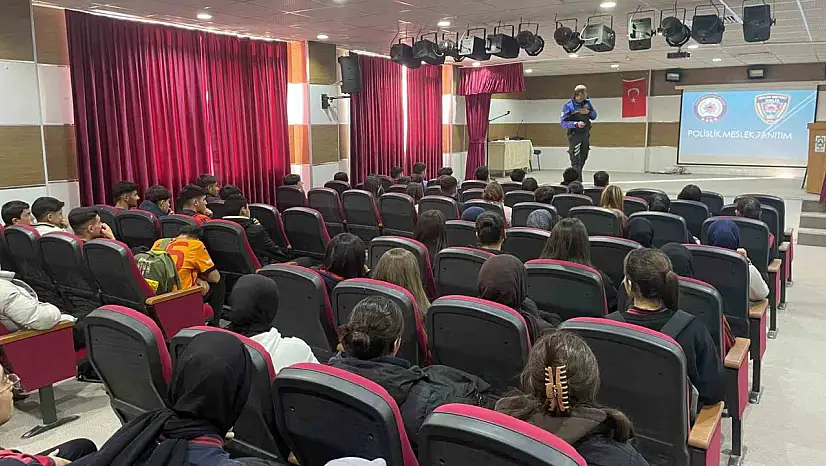 Polislik mesleği öğrencilerle buluştu: Kars'ta bilgilendirme etkinliği düzenlendi