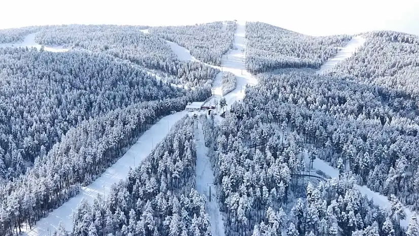 Sarıkamış Erken Karla Beyaza Büründü, Kayak Sezonu İçin Hazırlıklar Başladı