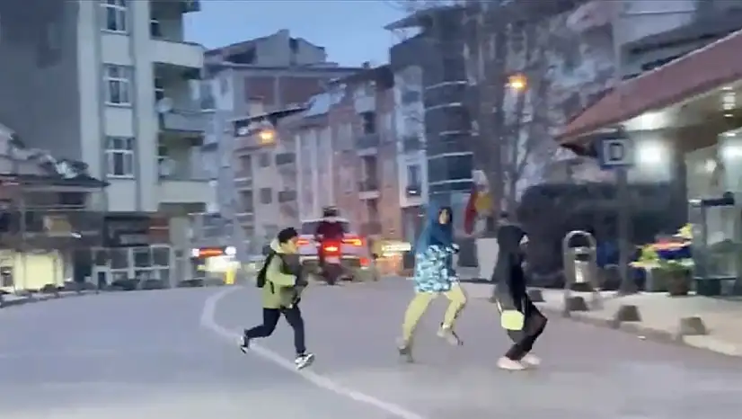 Sındırgı'da 4,5 büyüklüğünde sarsıntı