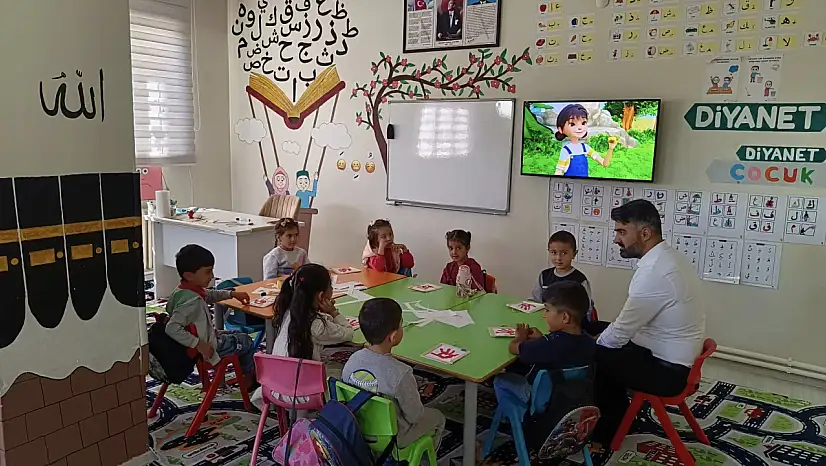 Taşlıçay'da Kur'an kurslarında miniklerin eğitim heyecanı başladı