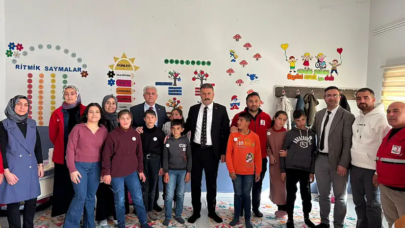 Tutak'ta özel öğrenciler için doğum günü sevinci