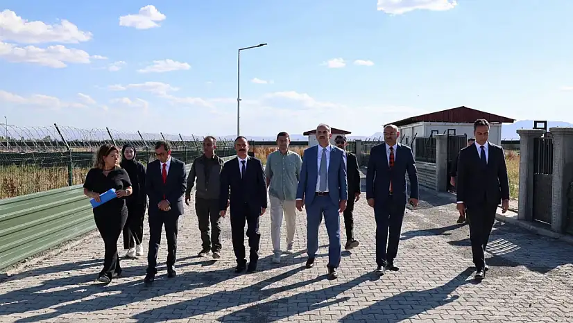 Vali Bozkurt Hayvan Bakım Merkezini inceledi
