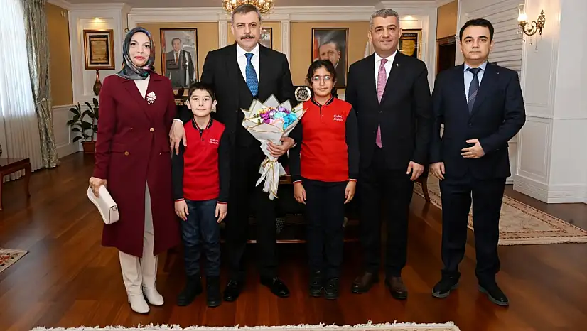 Vali Çiftçi, Öğretmenler Günü'nde öğrencilerle bir araya geldi