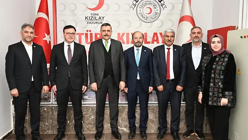 Vali Çiftçi, Türk Kızılay Erzurum Şubesini Ziyaret Etti ve Çalışmaları İnceledi