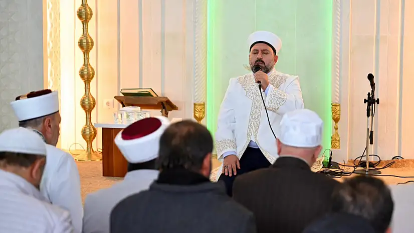 Vali Çiftçi, Yıldız Kardeşler Camii'nde Kur'an Ziyafetine Katıldı