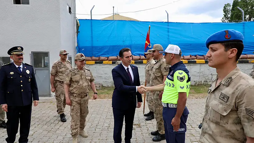Vali Karakaya'dan Bayramda Güvenlik Güçlerine Ziyaret