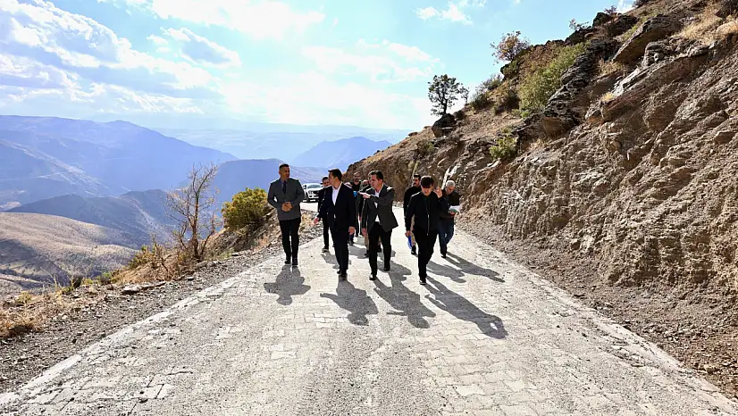 Vali Karakaya, Hizan'da Şehit Ailesi ve Gazi Ziyaretinde Bulundu