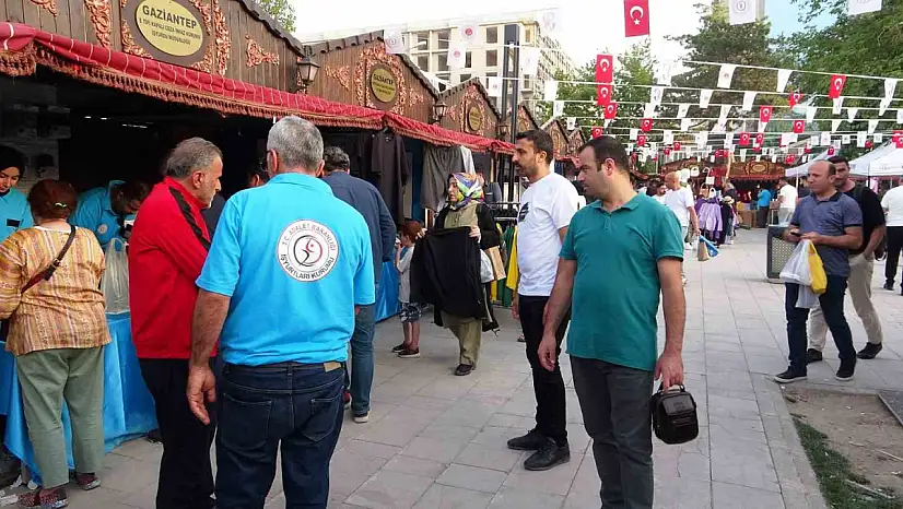 Van'da 100 bin ziyaretçiyle İşyurtları Ürün ve El Sanatları Fuarı büyük ilgi gördü