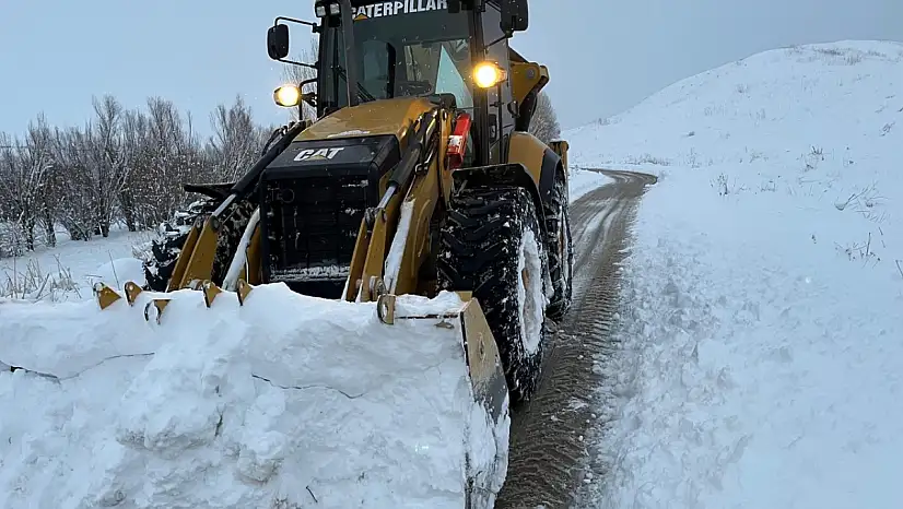 Van'da 24 Saatte 278 Yerleşim Yerinin Yolu Ulaşıma Açıldı