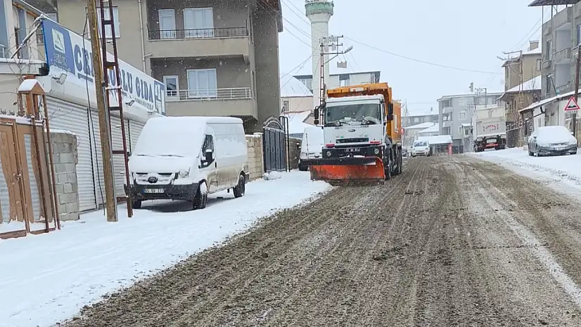 Van'da Sağanak Kar Yağışı Sonrası Ekipler Sahada