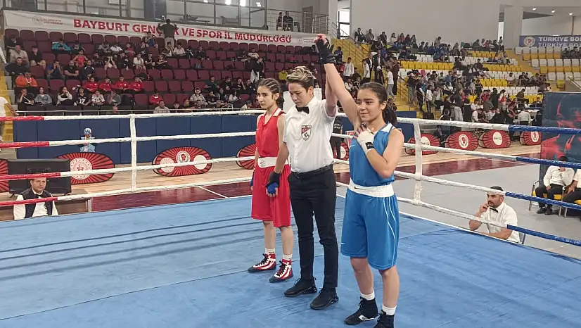 Van Edremitli Boksörler Türkiye Şampiyonası'nda Çeyrek Finale Yükseldi