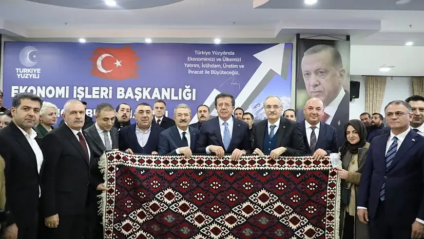 Van TSO'dan 'Ekonomi Buluşmaları Van Programı'na Ev Sahipliği: Bakan ve Bakan Yardımcılarına Van Kilimi Takdim Edildi