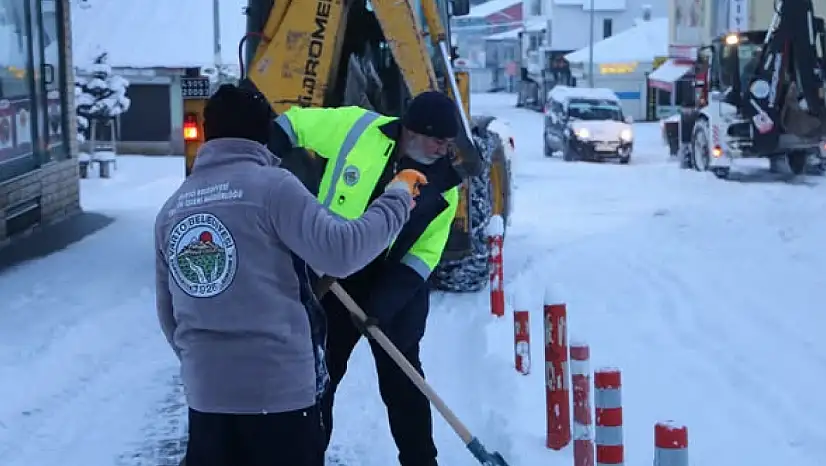 Varto'da Kar Yağışıyla Birlikte Ekipler Sahaya İndi
