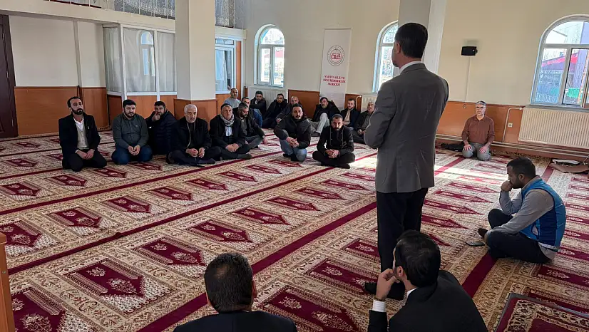 Varto'da Umre Semineri Gerçekleştirildi