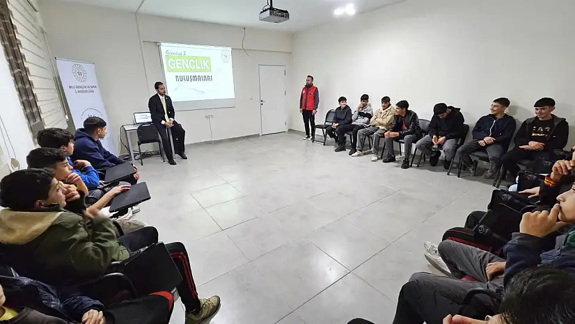 Varto Gençlik Merkezi'nde Gençlik Buluşmaları Programı Gerçekleştirildi