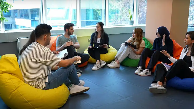 Yapay zekâ sosyal bilimcilere yeni kariyer alanları açıyor