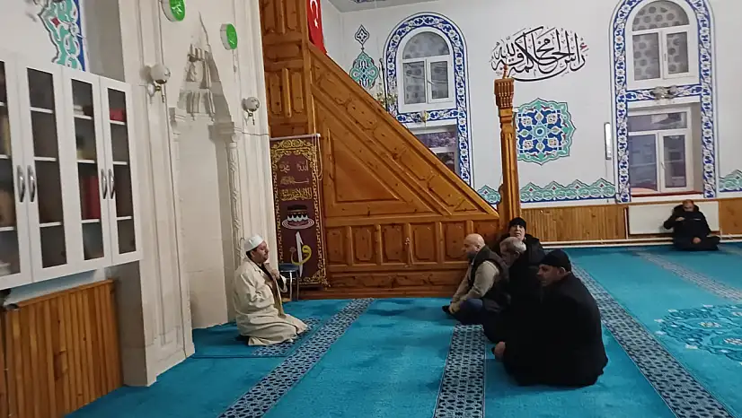 Yeni Yılın İlk Sabahında Camilerde Ailece Buluşma