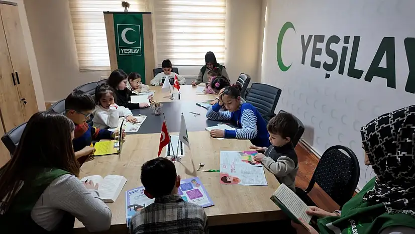 Yeşilay Kars Şubesi'nden Anlamlı Kitap Okuma Atölyesi